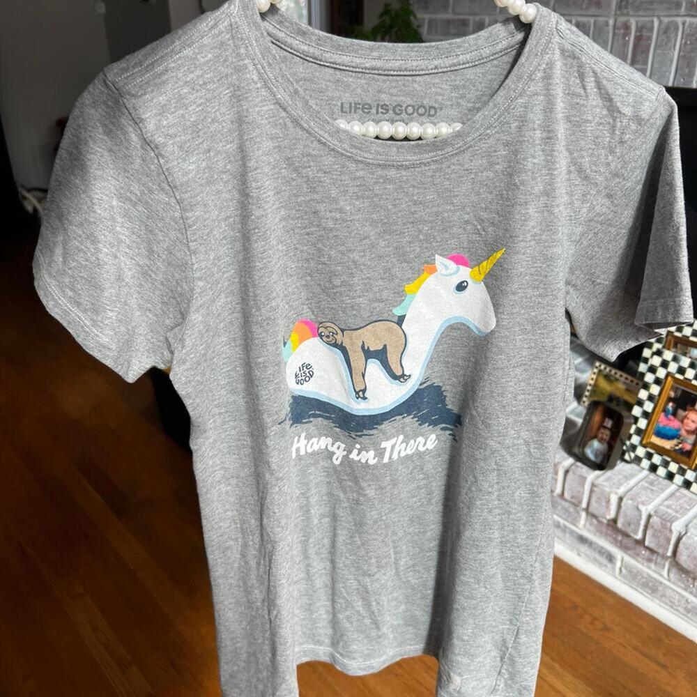 Life is good women’s sloth T-shirt size small